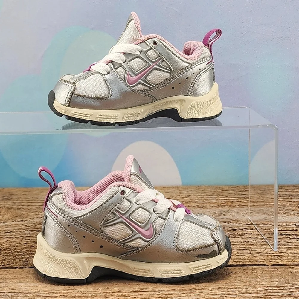 NIKE PILLARTECH – Sneaker, baby, silver/pink, size 5C